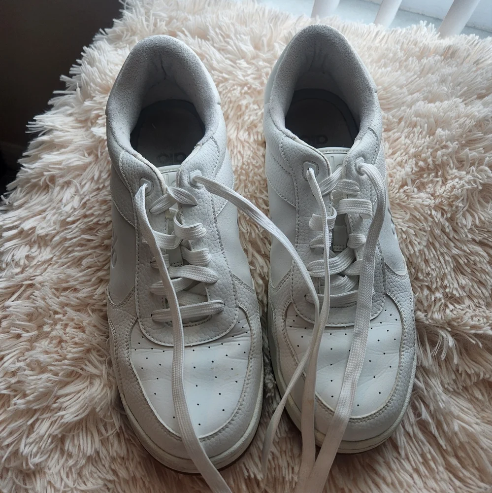 Alo  White Sneakers